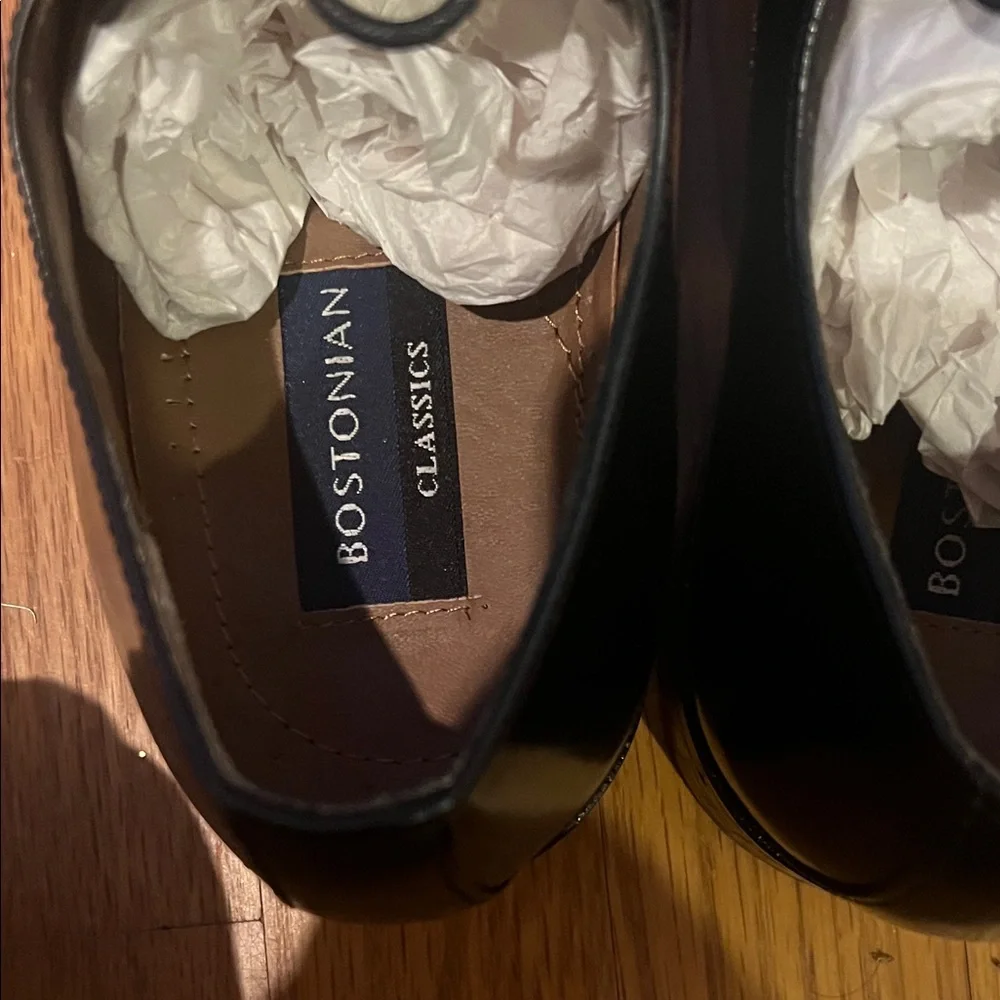 Bostonian Black Leather Men's Dress Shoes - Picture 3 of 5